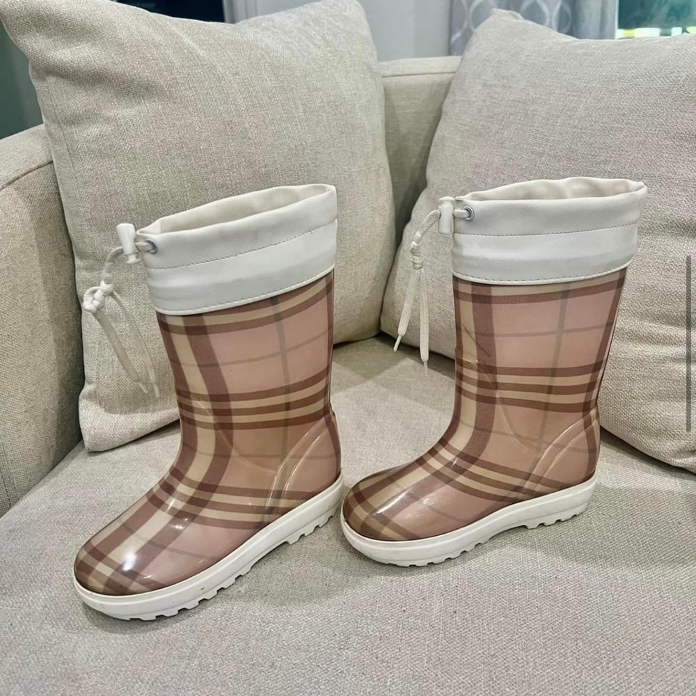 **SOLD**Burberry Rain Boots